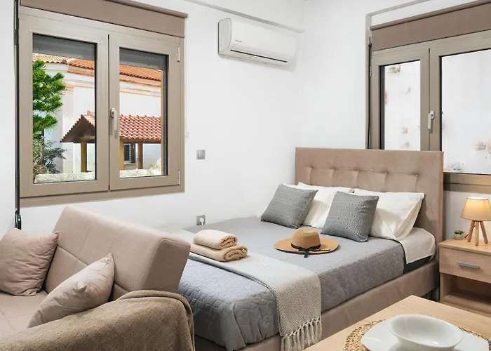 Modernpastel Studio-Near Old Port